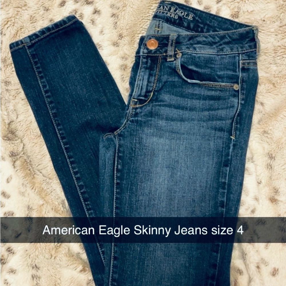 American Eagle - Women’s skinny jeans - size 4